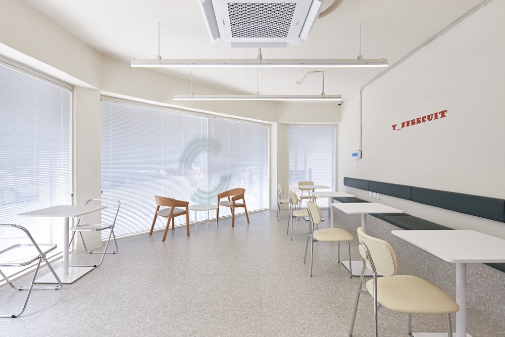 绿色室内设计，15 分满分的宁静咖啡厅-13