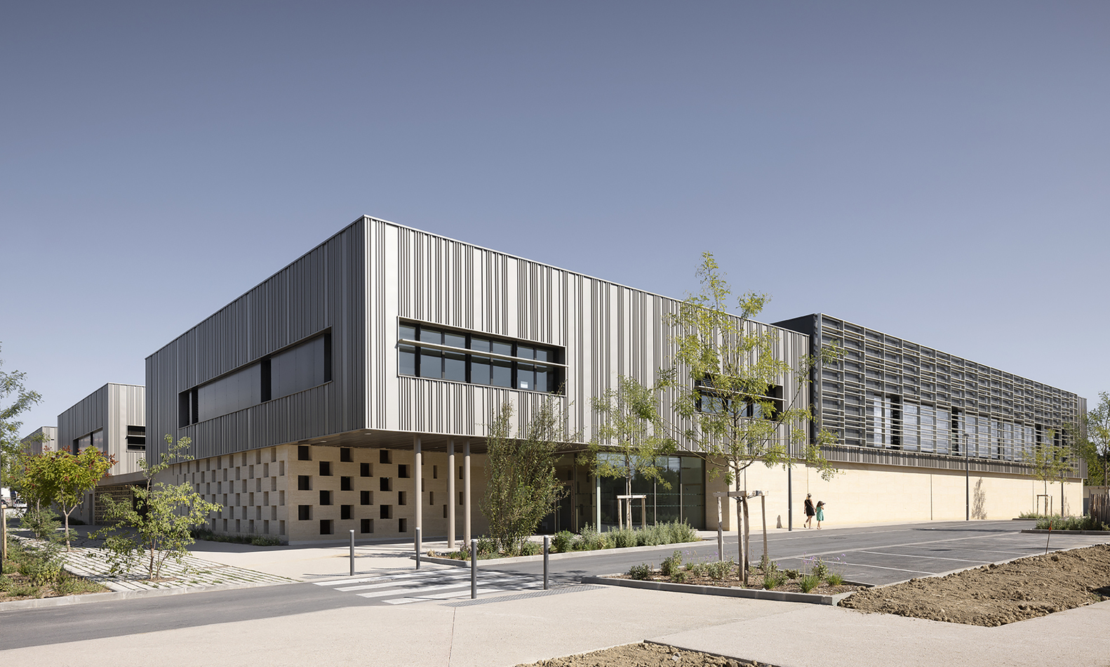 雅克·希拉克学校与体育馆-20