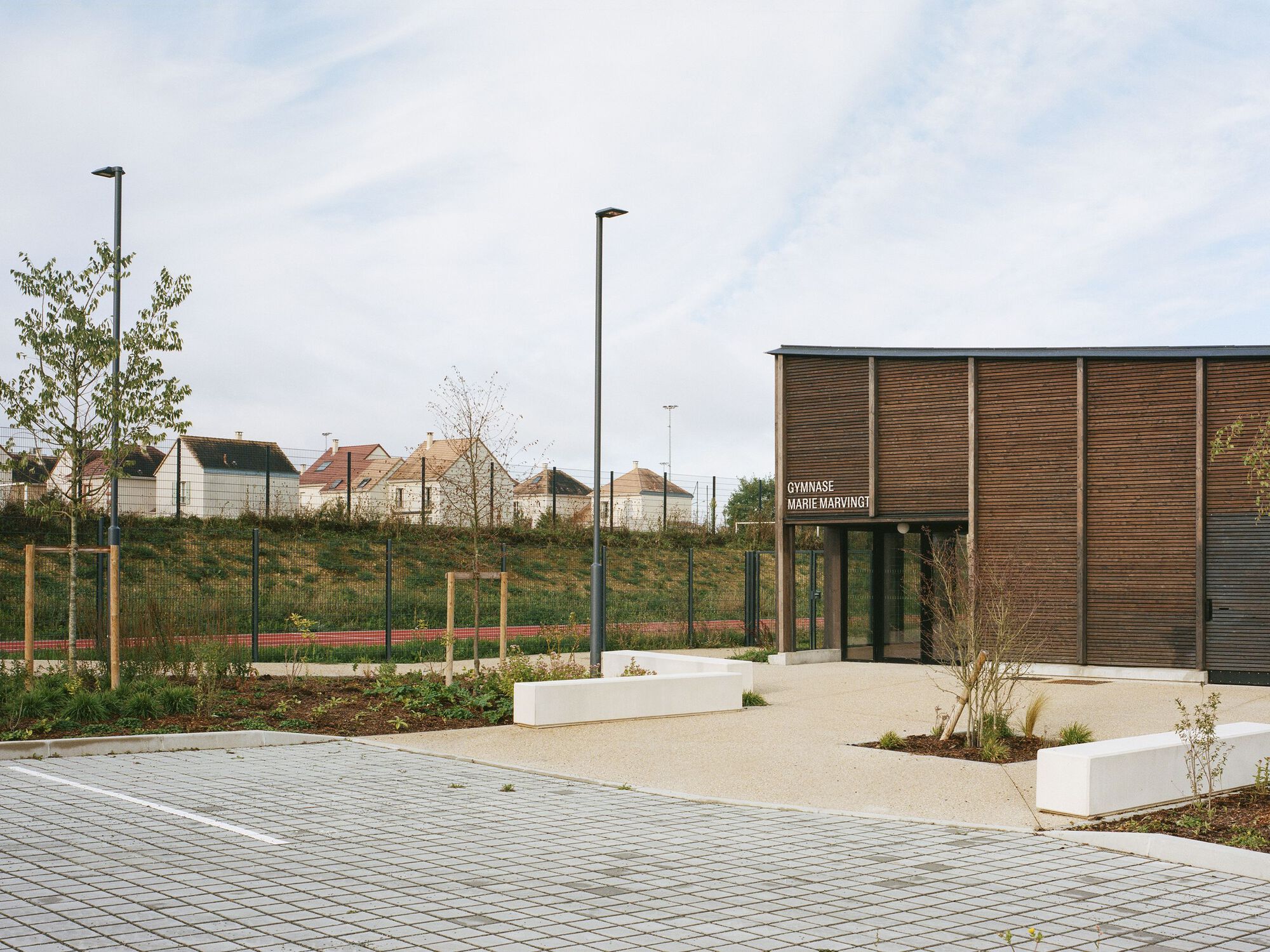 Gymnase Marie Marvingt au Plessis-Bouchard / Ateliers O-S architectes-12