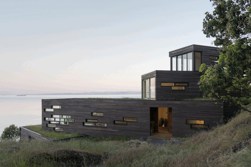 Four Stacked Boxes Defining Modern Family House in San Juan Island-1