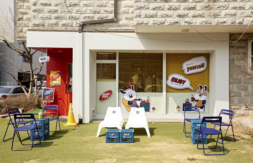 温馨小物打造 12 平米甜品咖啡厅-2