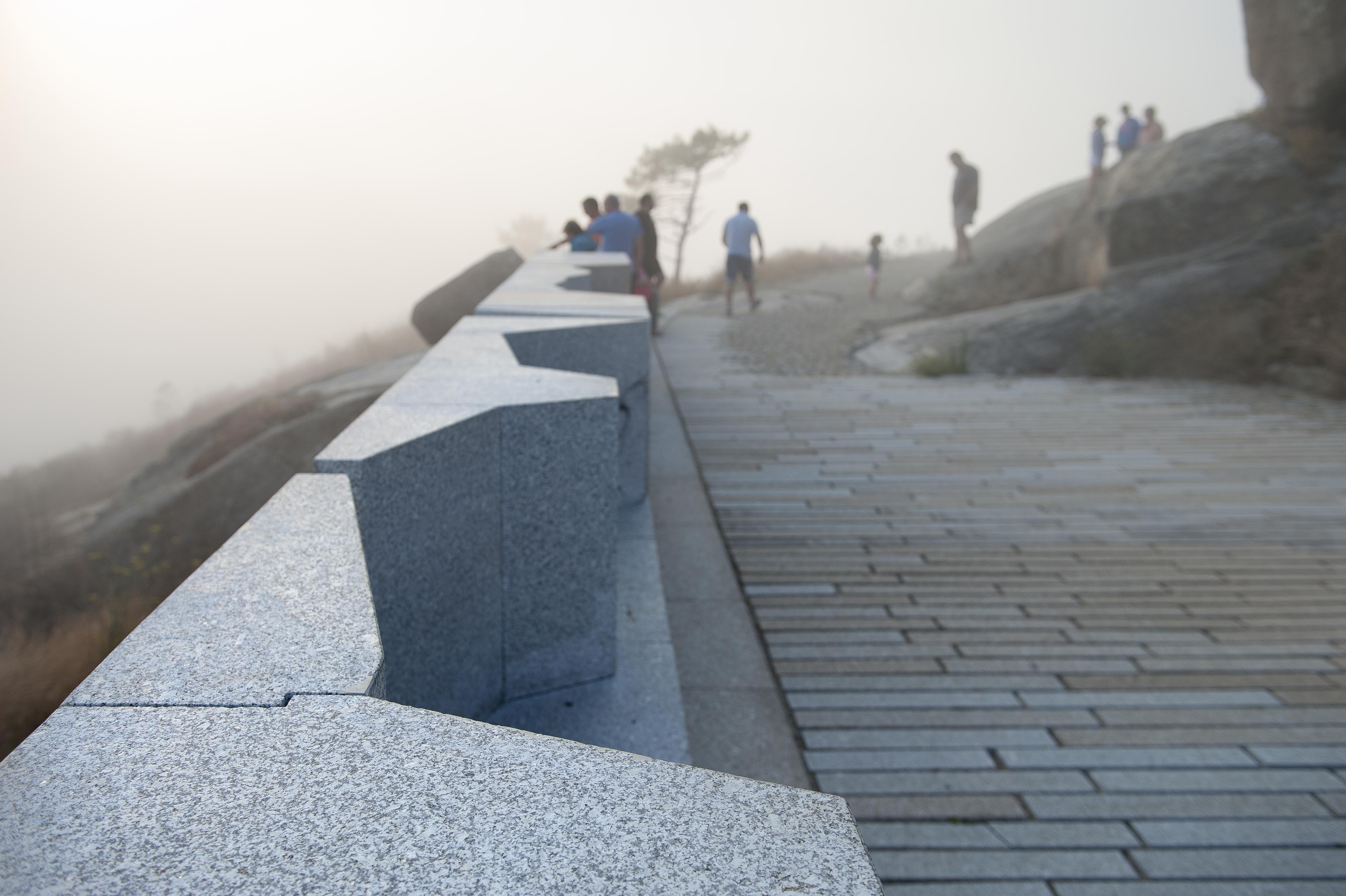 西班牙里韦拉“佩德拉达拉”观景点 | 自然与建筑的和谐融合-24