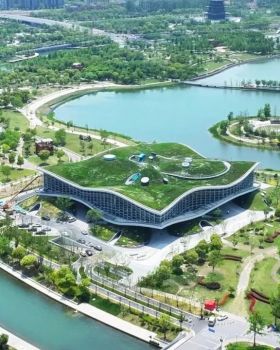 上海“在水一方”科幻馆丨中国上海丨山水秀事务所
