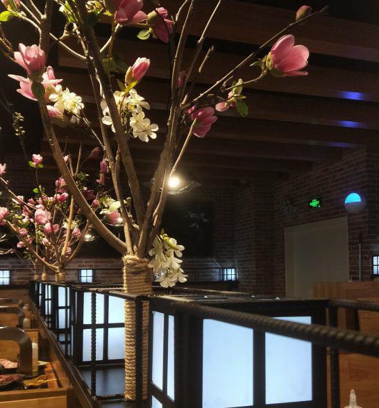 梨花炭火烤肉自助餐厅(乐宾店) | 现代风格的自助烤肉空间-22