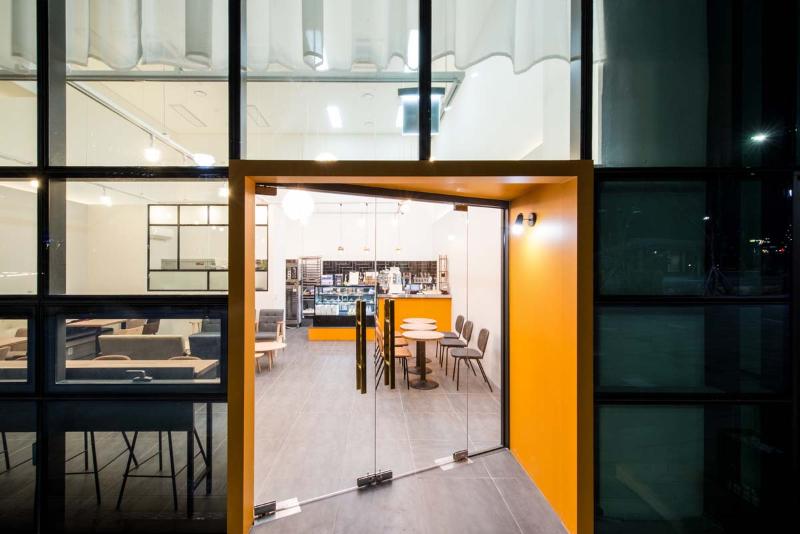 十九平米简约咖啡厅 高层空间利用典范-9