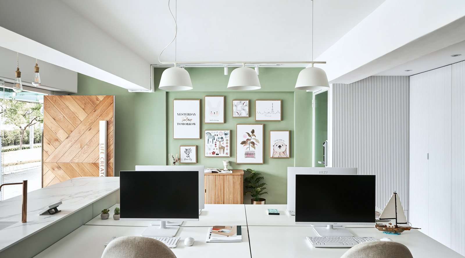 散發家的歸屬感，環繞在遼闊綠意和日光之中的愜意工作空間：Life Creator 樂創設計辦公室 — Hey!Cheese-0