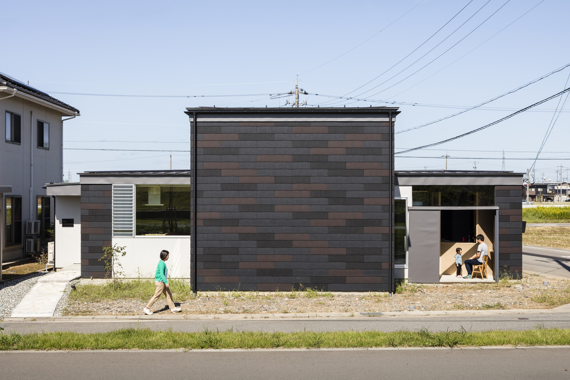 parentheses house / 书架核心的家居空间-14