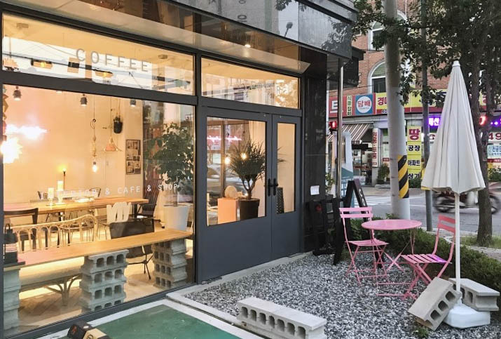 格调咖啡馆 | 极简设计中的精致细节-18