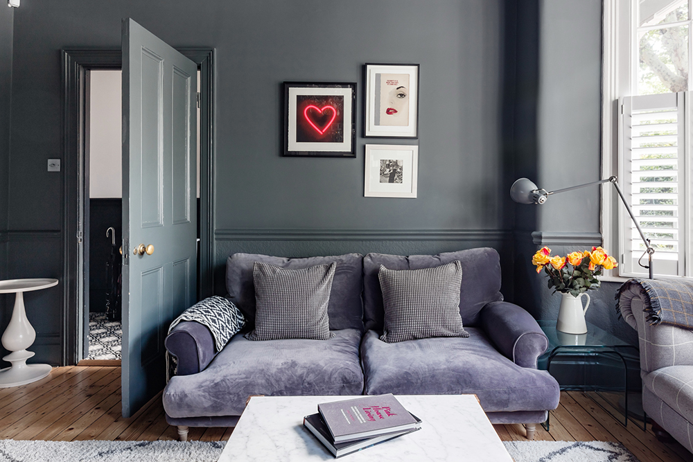伦敦灰色调公寓的活力点缀-2