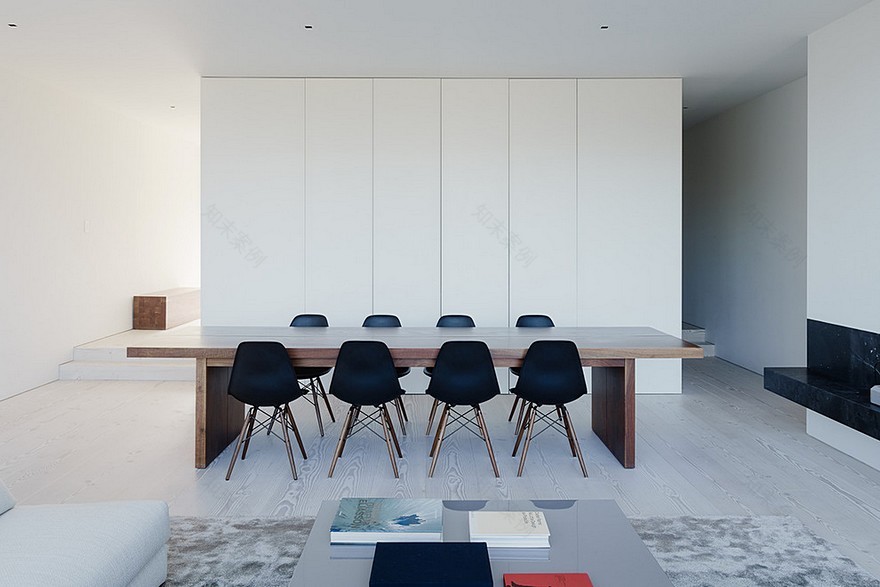 San Francisco Home With a Minimalist White Interior and a Generous Vertical Space-18