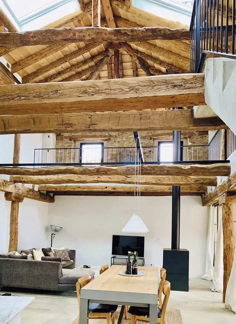 阳光照进历史 | 古老谷仓变身明亮住宅-4