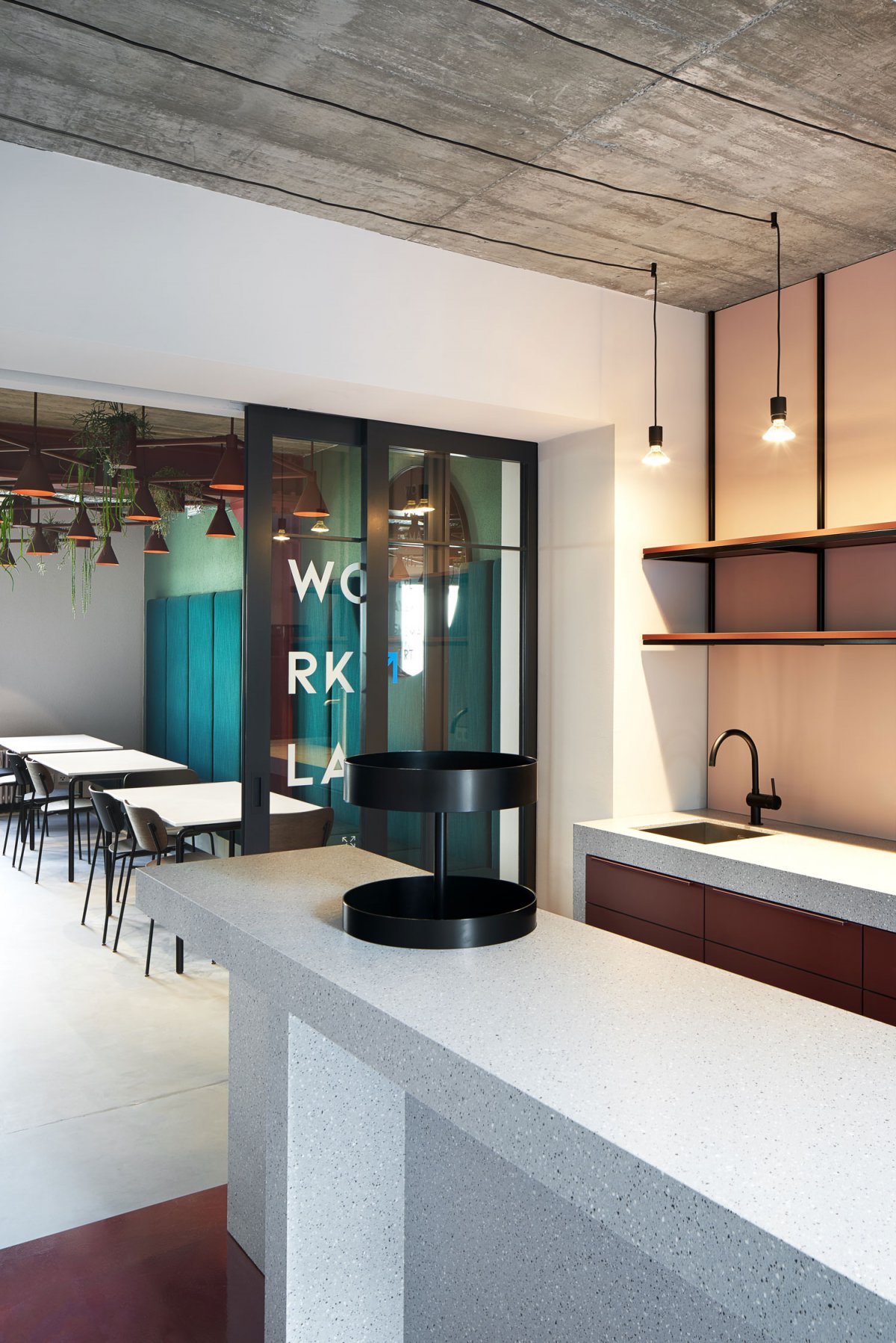 德国 Stuttgart 城市空间，Studio Komo 打造色彩丰富协同办公环境-21