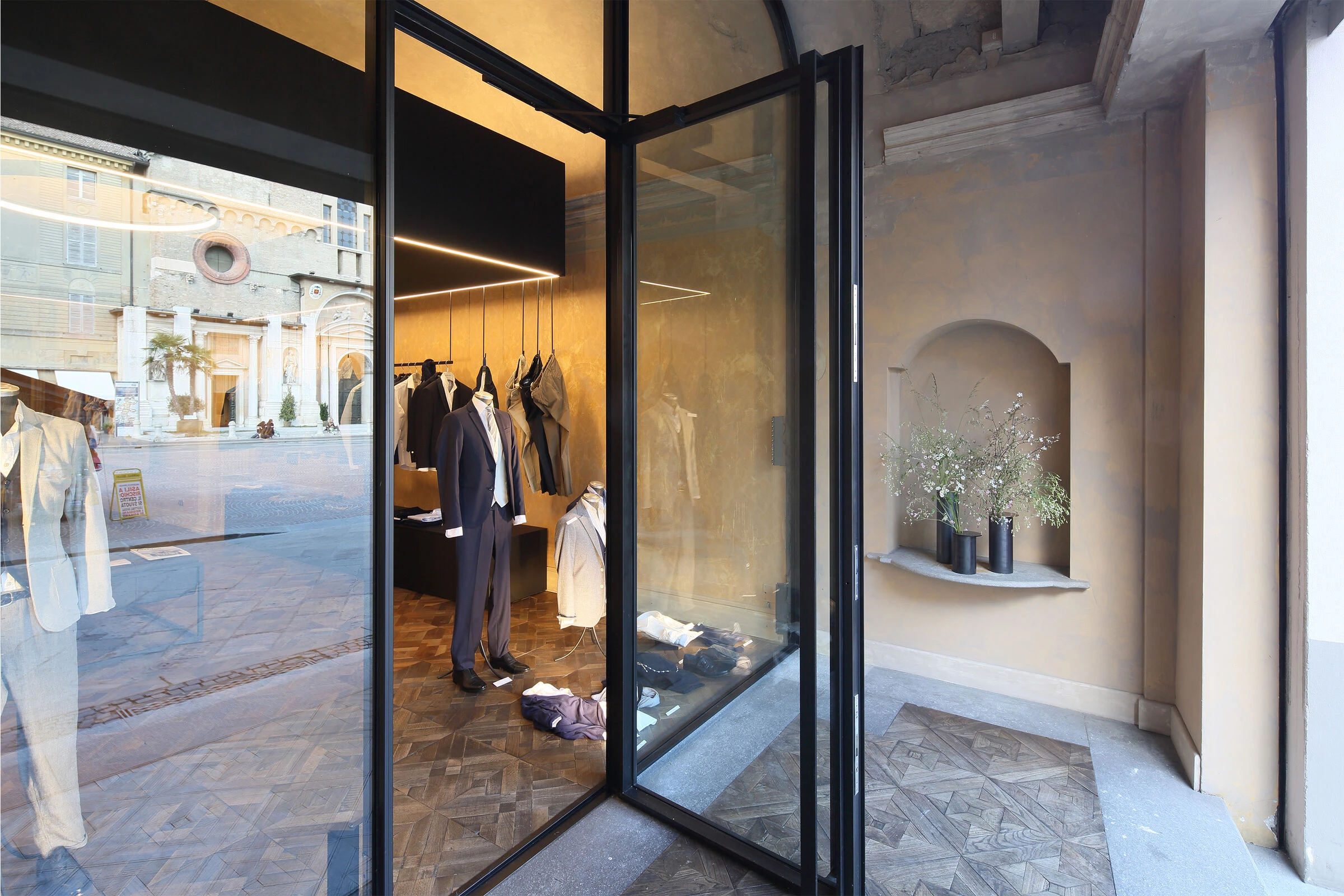 Reggio Emilia 服装店室内设计丨意大利雷焦艾米利亚-6