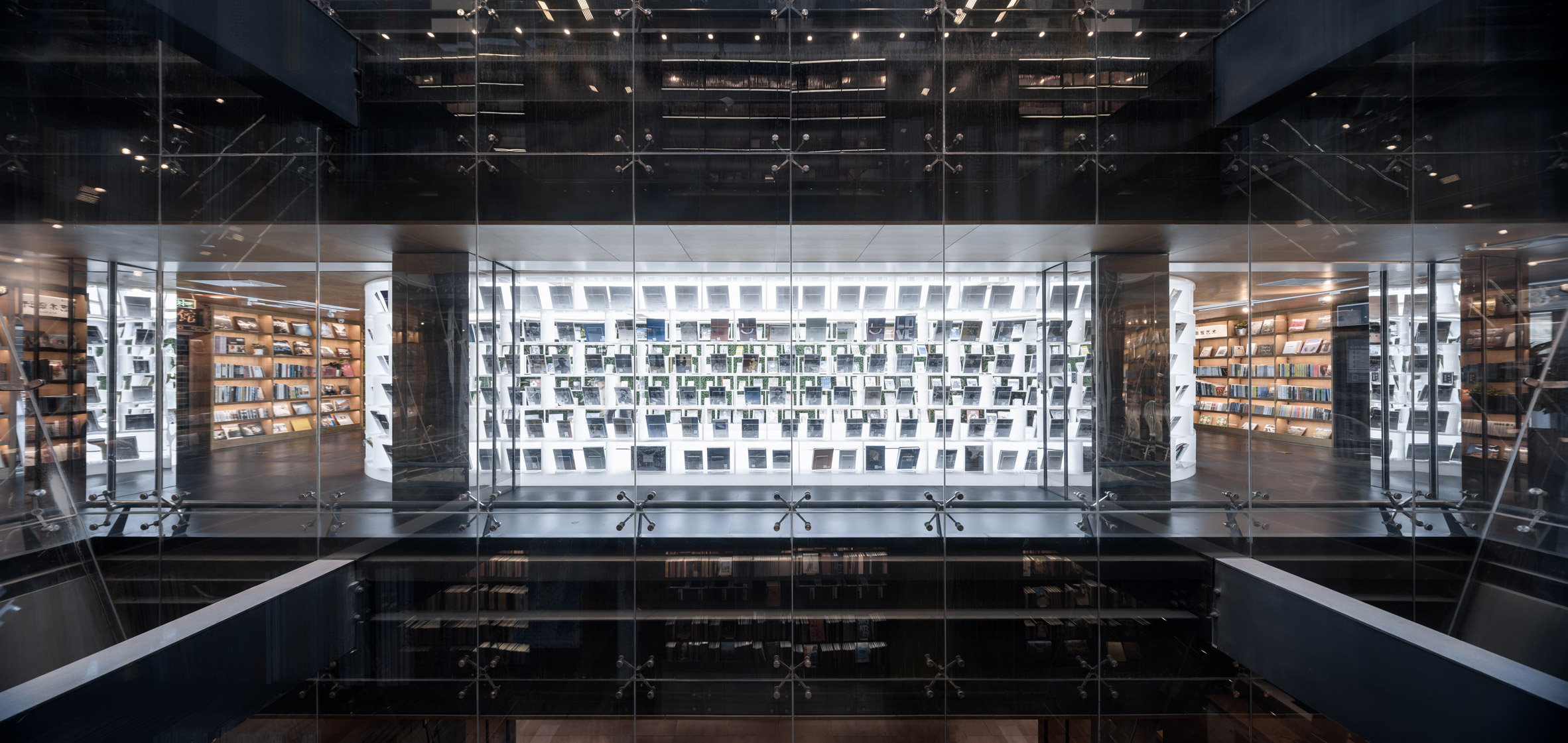 倒三角玻璃光井照亮中国武汉外语书店-16