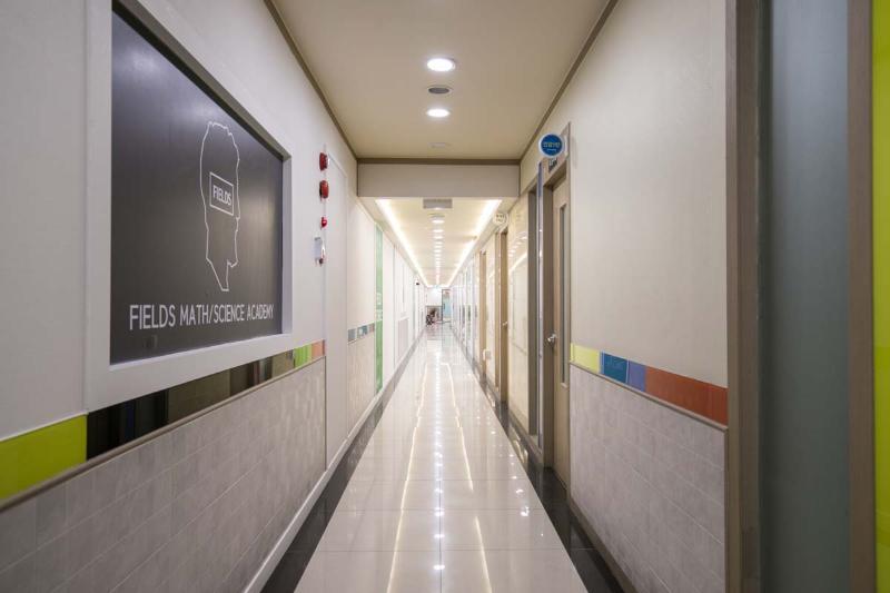 简约设计打造 100 坪数学科学学院空间-18