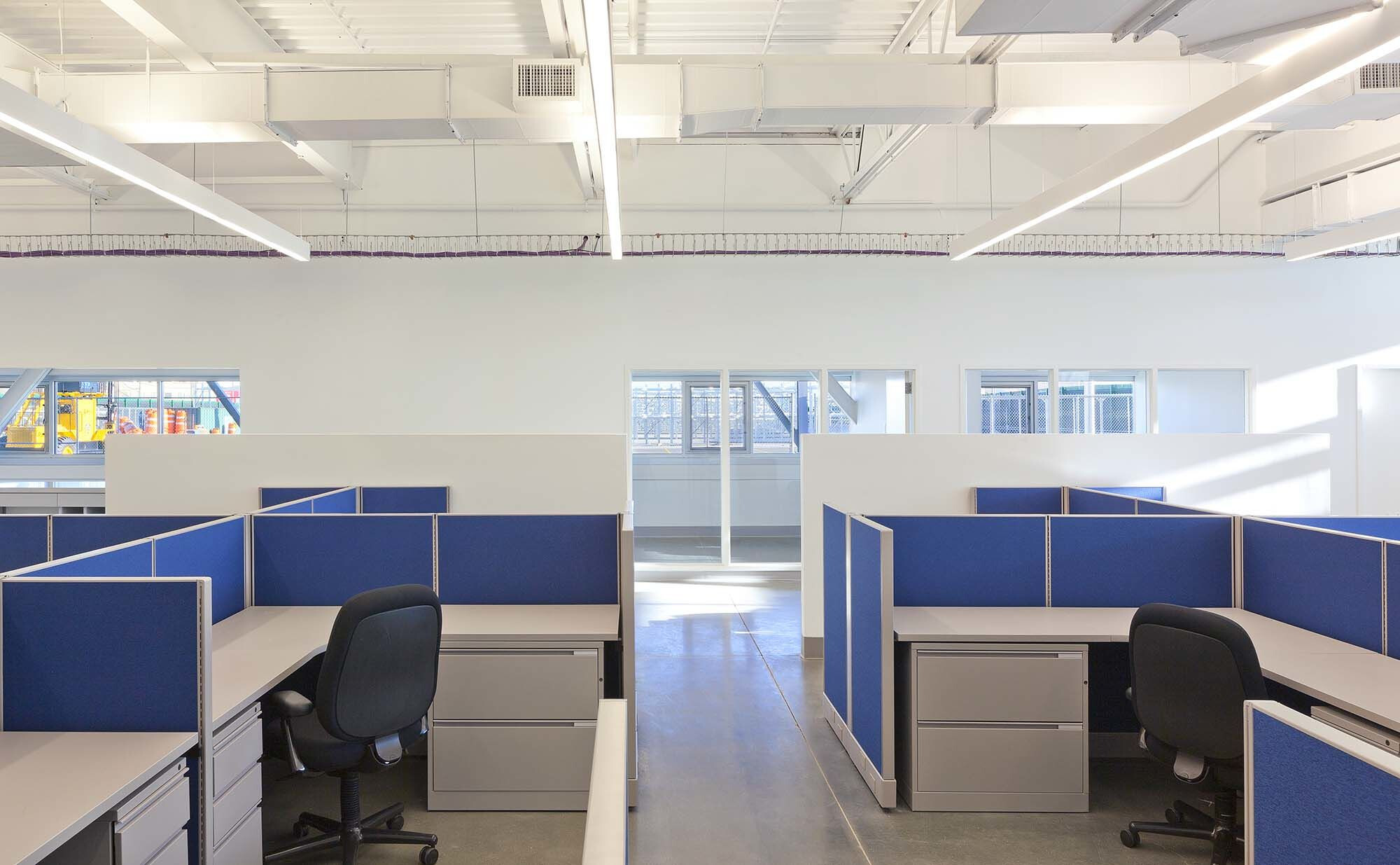 纽约警察局车辆存放设施-23