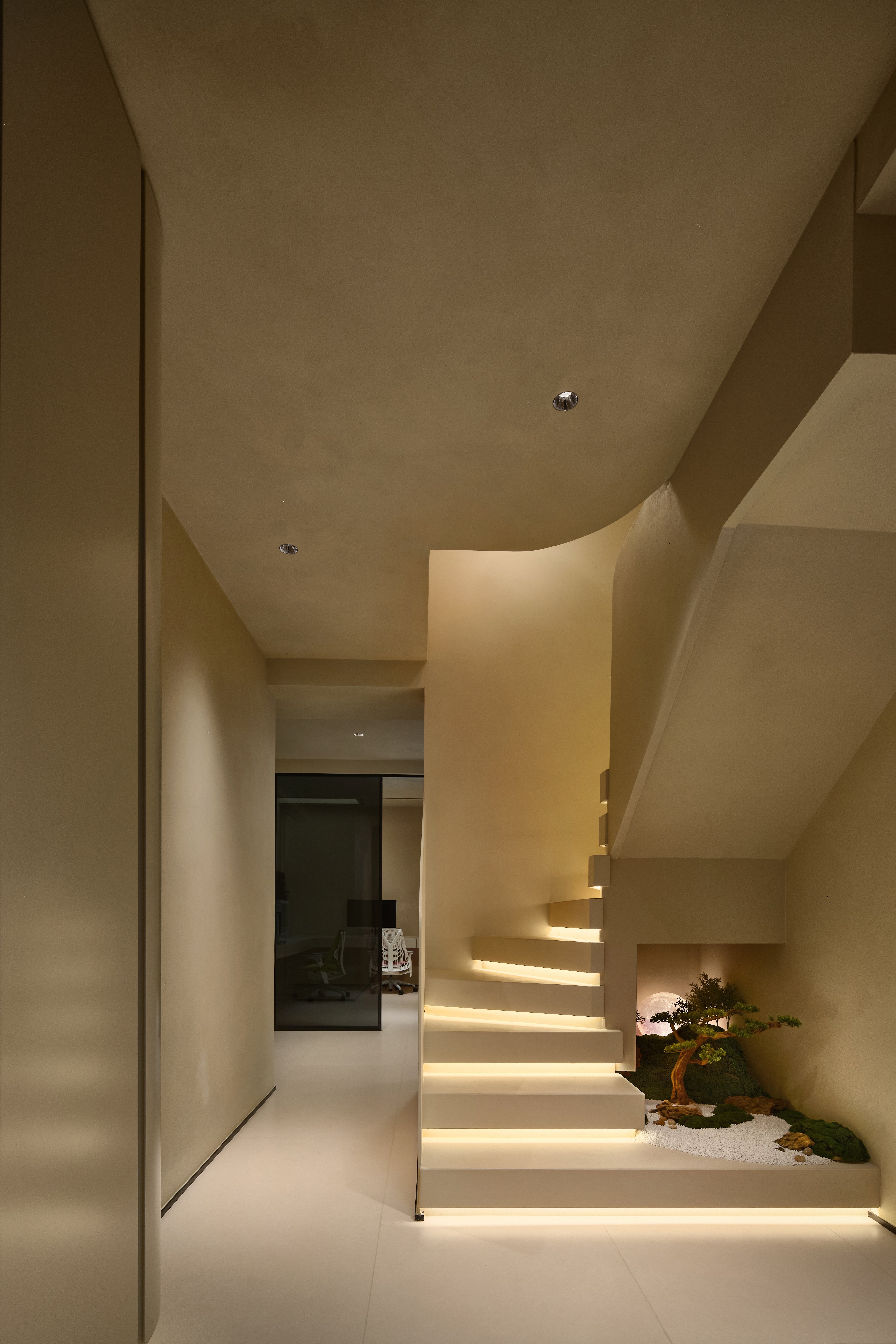 300㎡解构主义空间，建筑系海归独居男的精神自留地-36