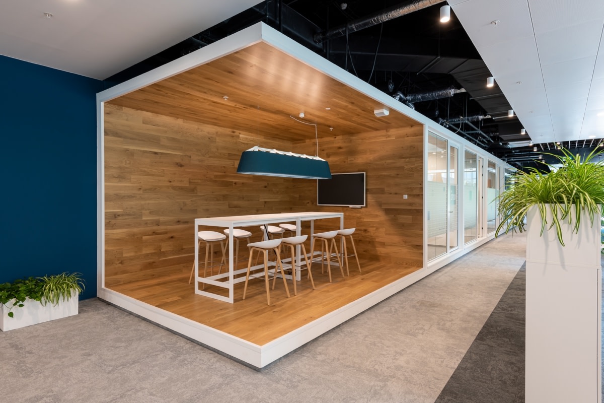 绿色 oasis 的创新办公室设计  梅莱克斯办公室丨保加利亚索非亚丨Fimera Design Studio-28