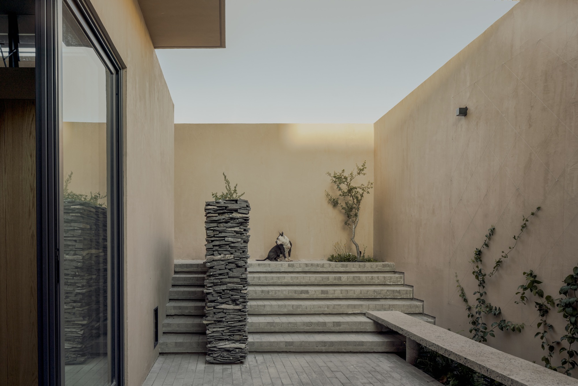 Aguilar House / Taller Segovia Molina-50