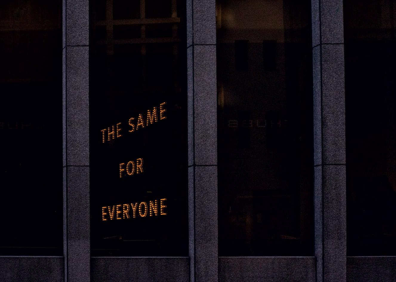 疫情下的空城 | Hannah Starkey 镜头下的伦敦-5