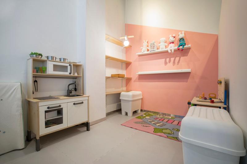 24 平小空间大变身，韩式咖啡厅的温馨魅力-11