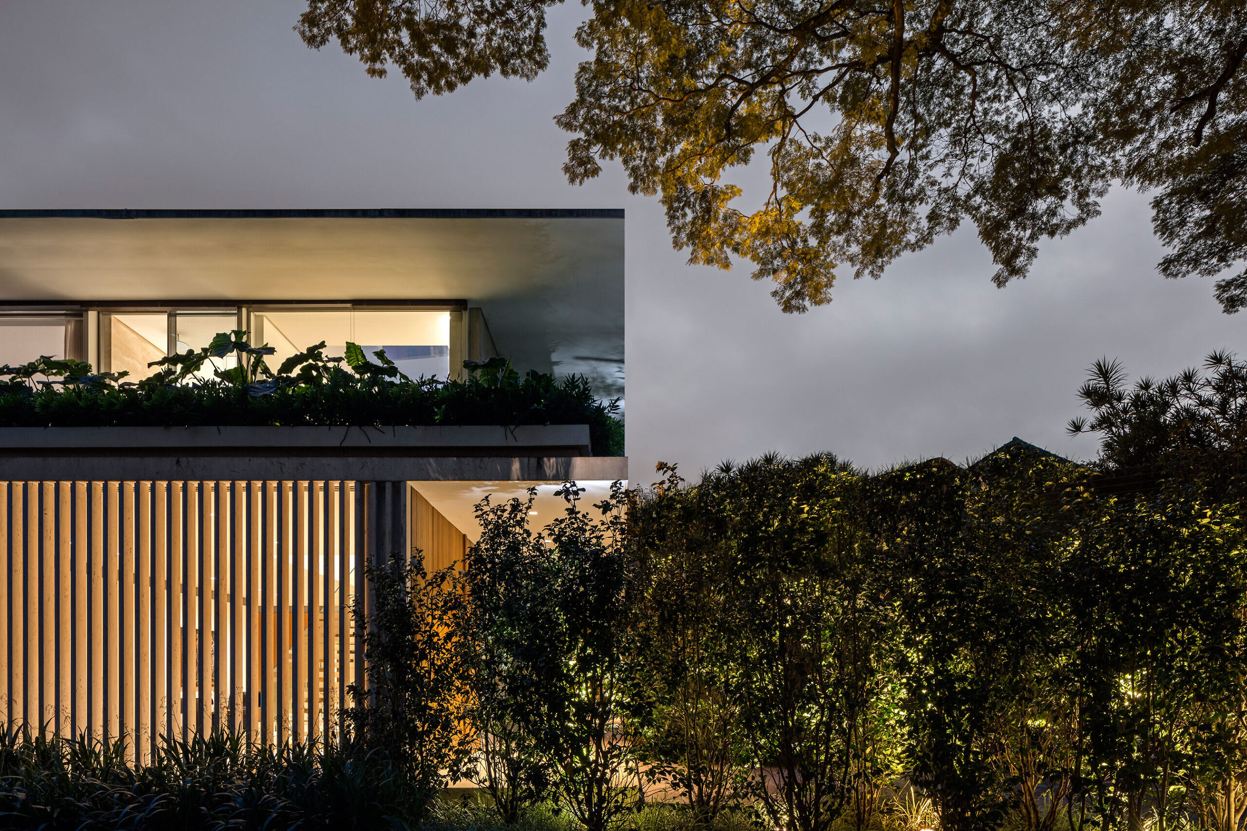 热（JE）居所 + 附属建筑

注：这里Ane·o推测可能是anexo （在葡萄牙语、西班牙语等语言里有附属建筑、附加物等意思 ），因根据现有信息难以百分百确认，若与实际不符，请补充更多背景信息 丨Cape VerdePaul丨Jacobsen Arquitetura-24