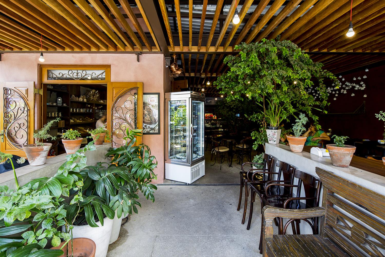 集装箱建筑的创新设计 | Julice Boulangère Pinheiros-11