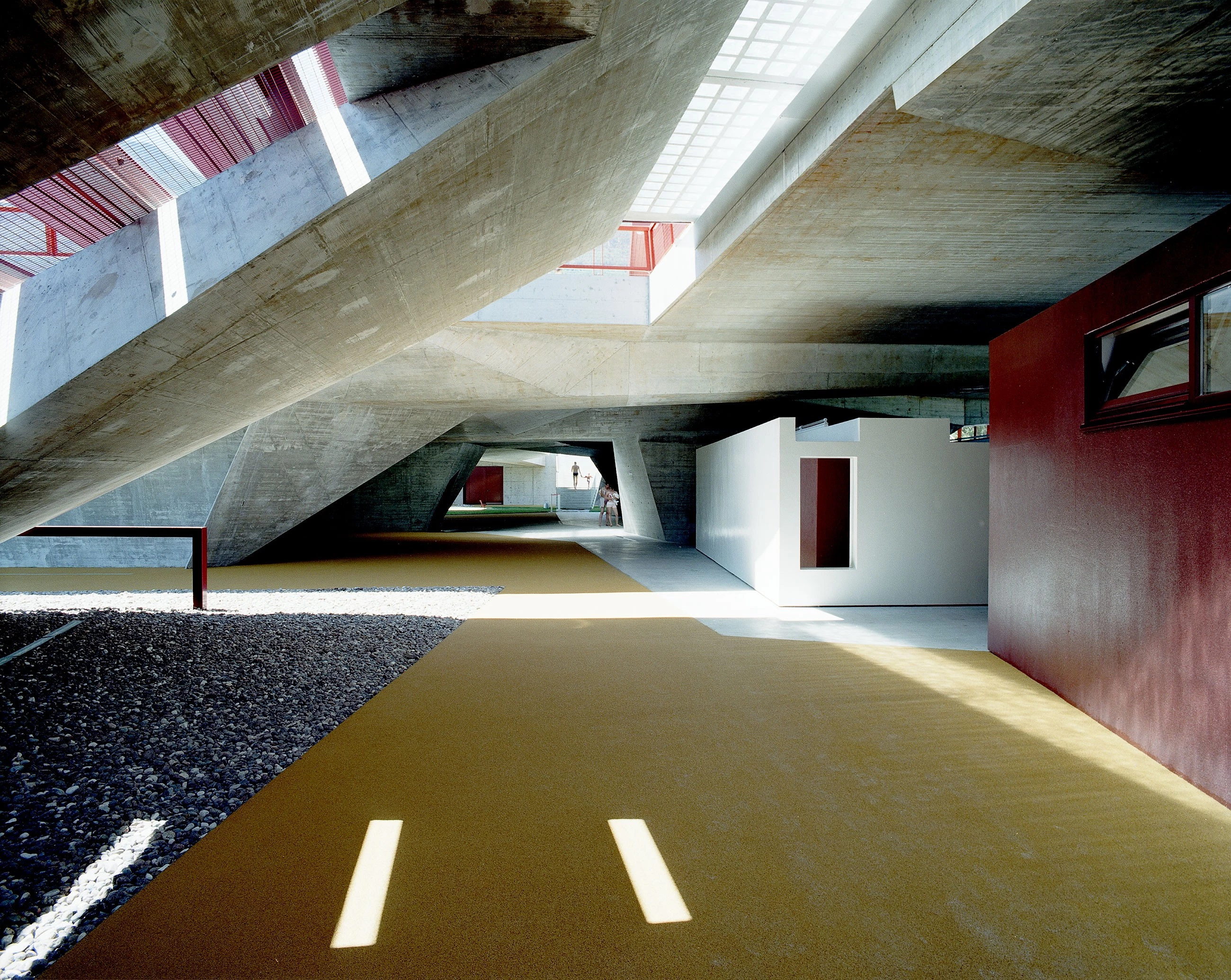 意大利 Caldera 湖畔游泳馆 · 休闲与感官的全新体验-18