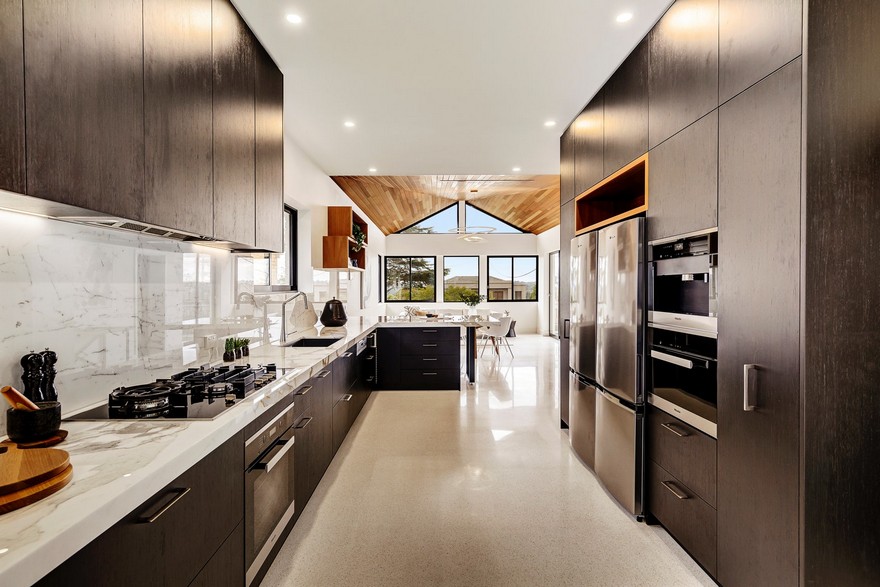 Spider House: Renovation to a Mid Century Solid Brick Suburban House-21