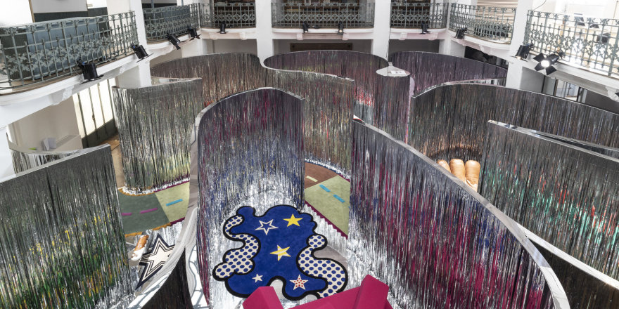 《Ultrafavola | Poltronova Beyond the Mirror》展览打造超现实设计迷宫-33