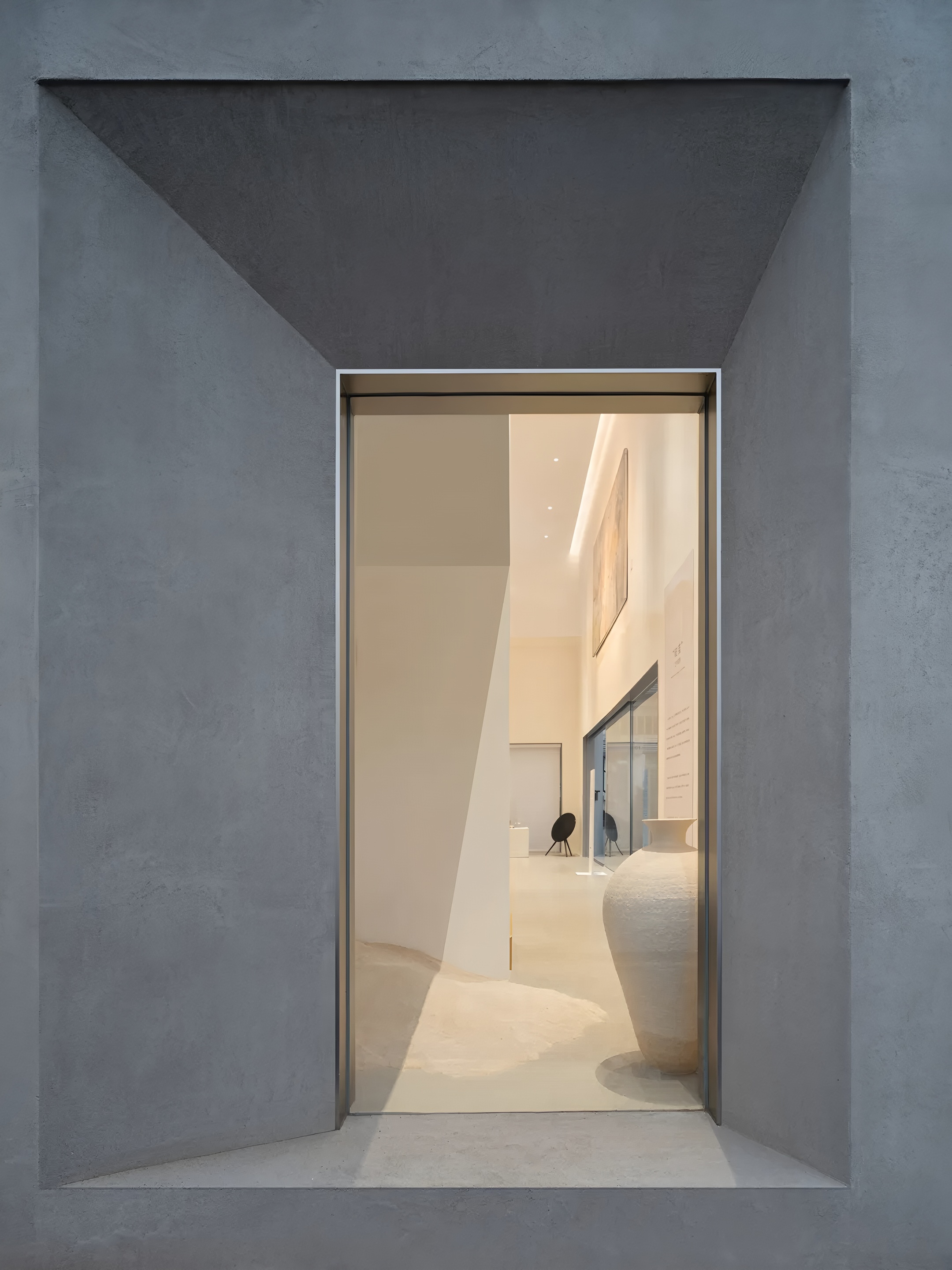 新作 · 广州服装办公室艺术展厅丨中国广州丨路见设计 SEEDESIGN-3