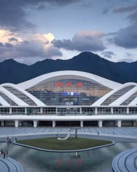 杭州桐庐高铁站，富春山水微缩之美