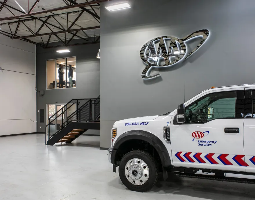 美国 AAA Tualatin 服务中心,优化空间利用与节能设计-11