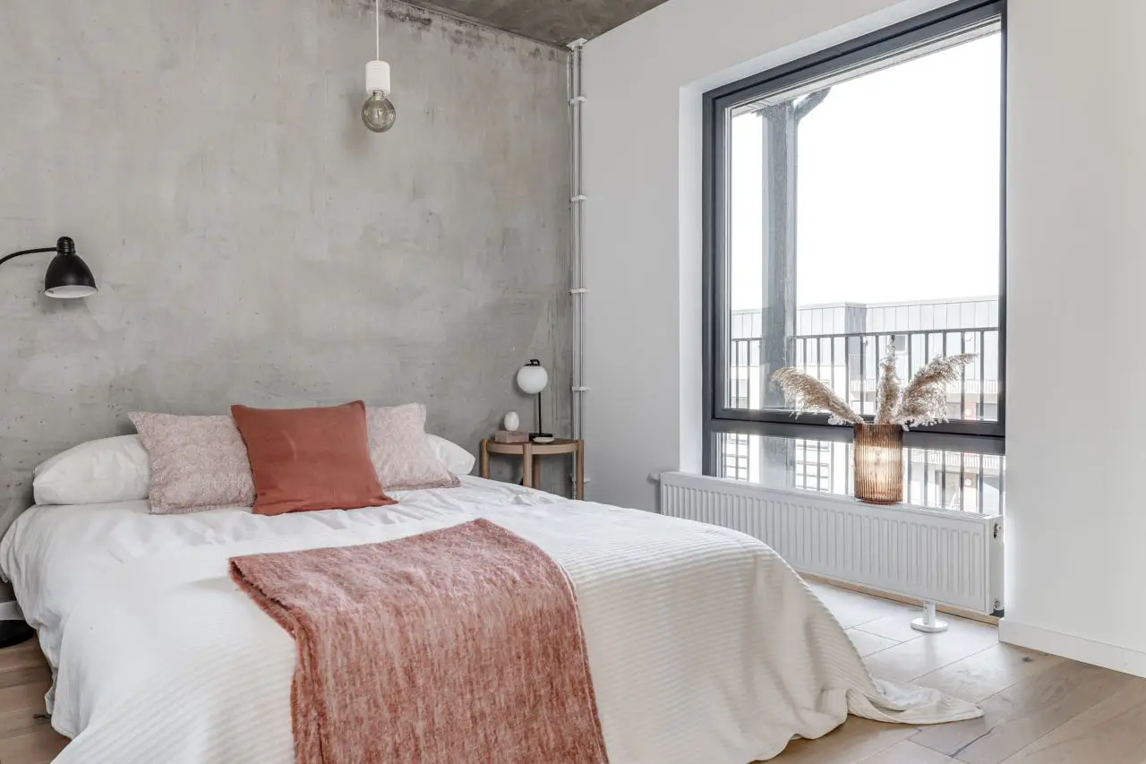 瑞典 40m2 灰混凝土时尚公寓 | 工业风与温馨家居的完美结合-18