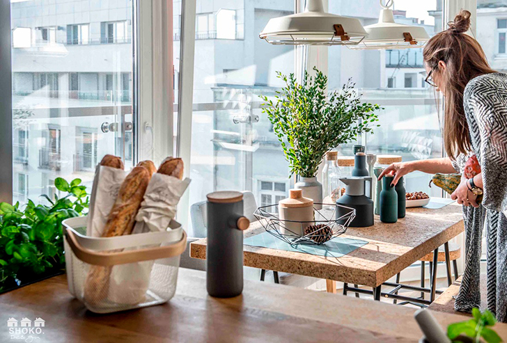 波兰全景窗公寓 | 明亮色彩与趣味空间-9