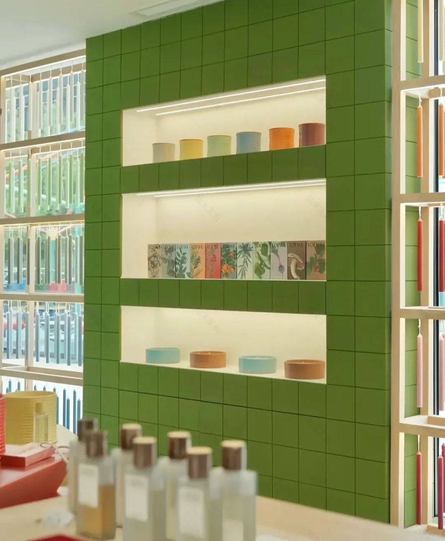 LOEWE 马德里快闪店丨西班牙马德里-14