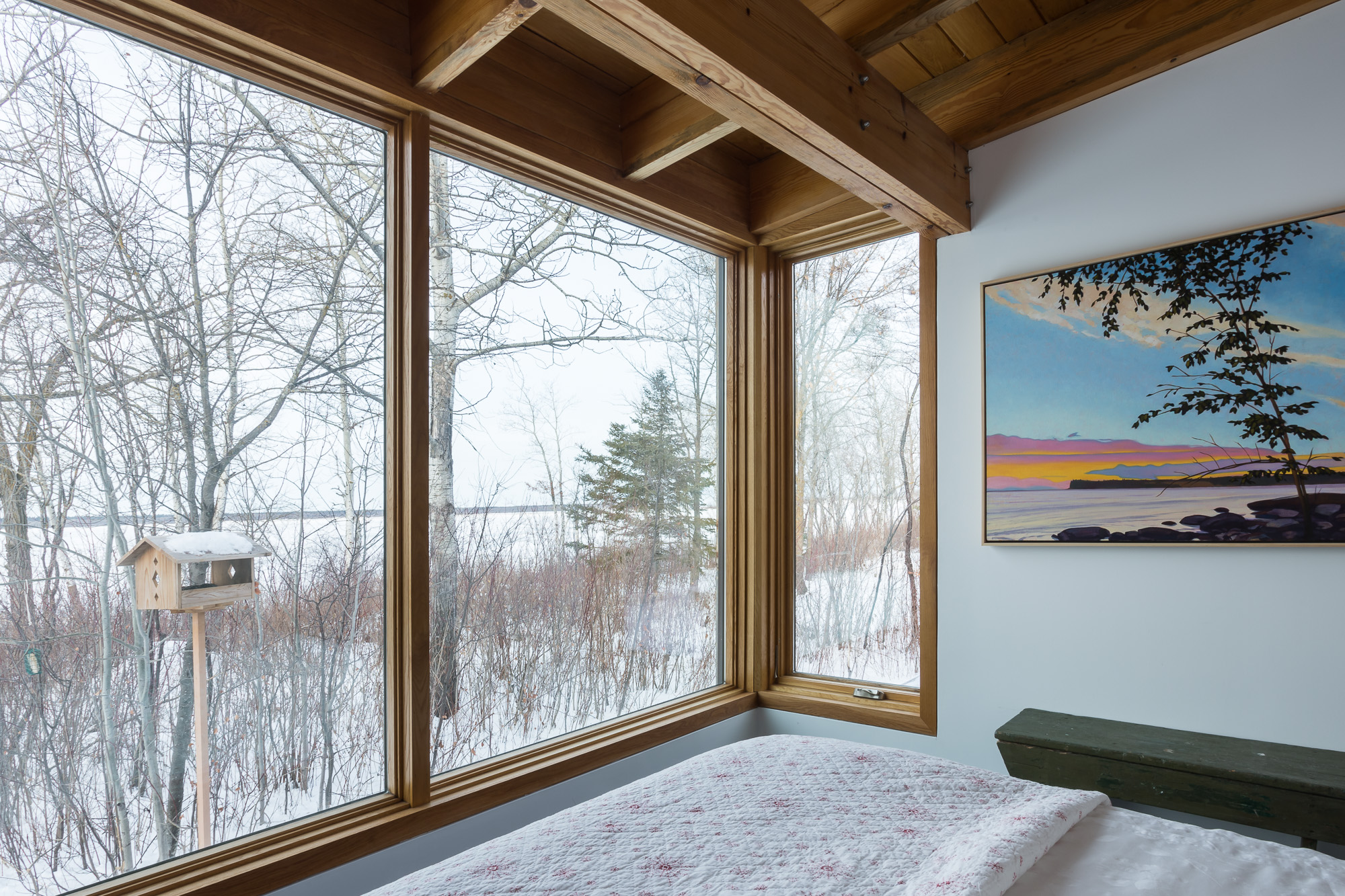 温尼伯湖畔的现代小屋，融入自然的私密空间-17