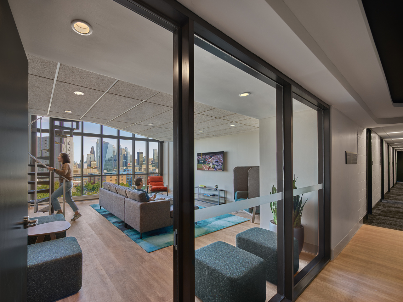 
          Kelly Hall - SCB - SCB
      -16