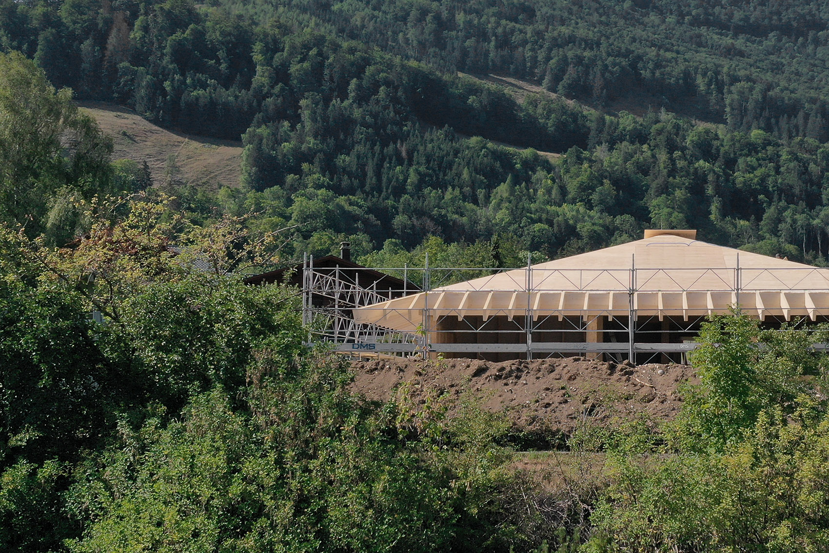 有金字塔屋顶的住宅，瑞士 / Charly Jolliet Architecte-28