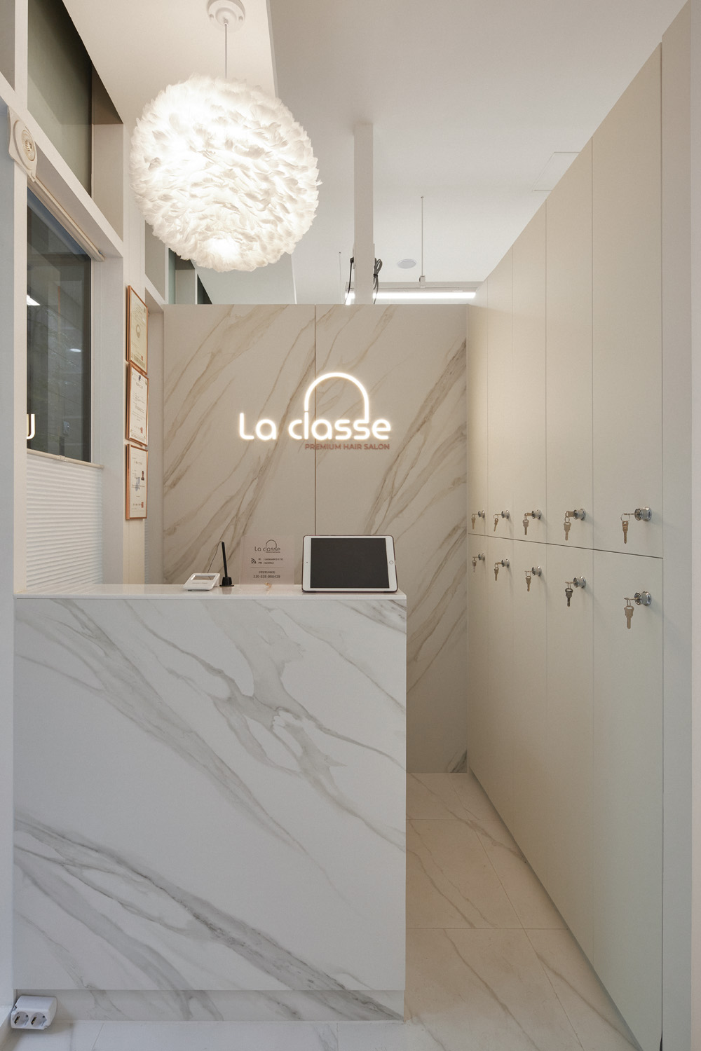 15 坪现代简约美容院，白色调诠释极简美学-10