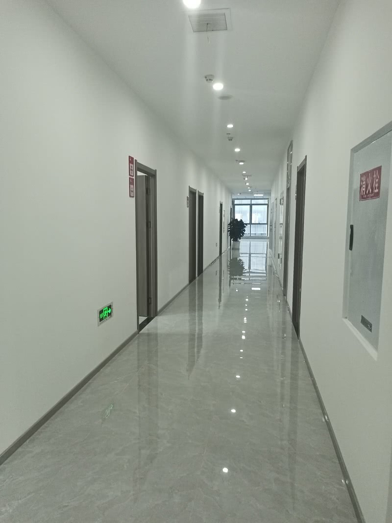 重庆汽博中心现代简约风格办公室设计-4