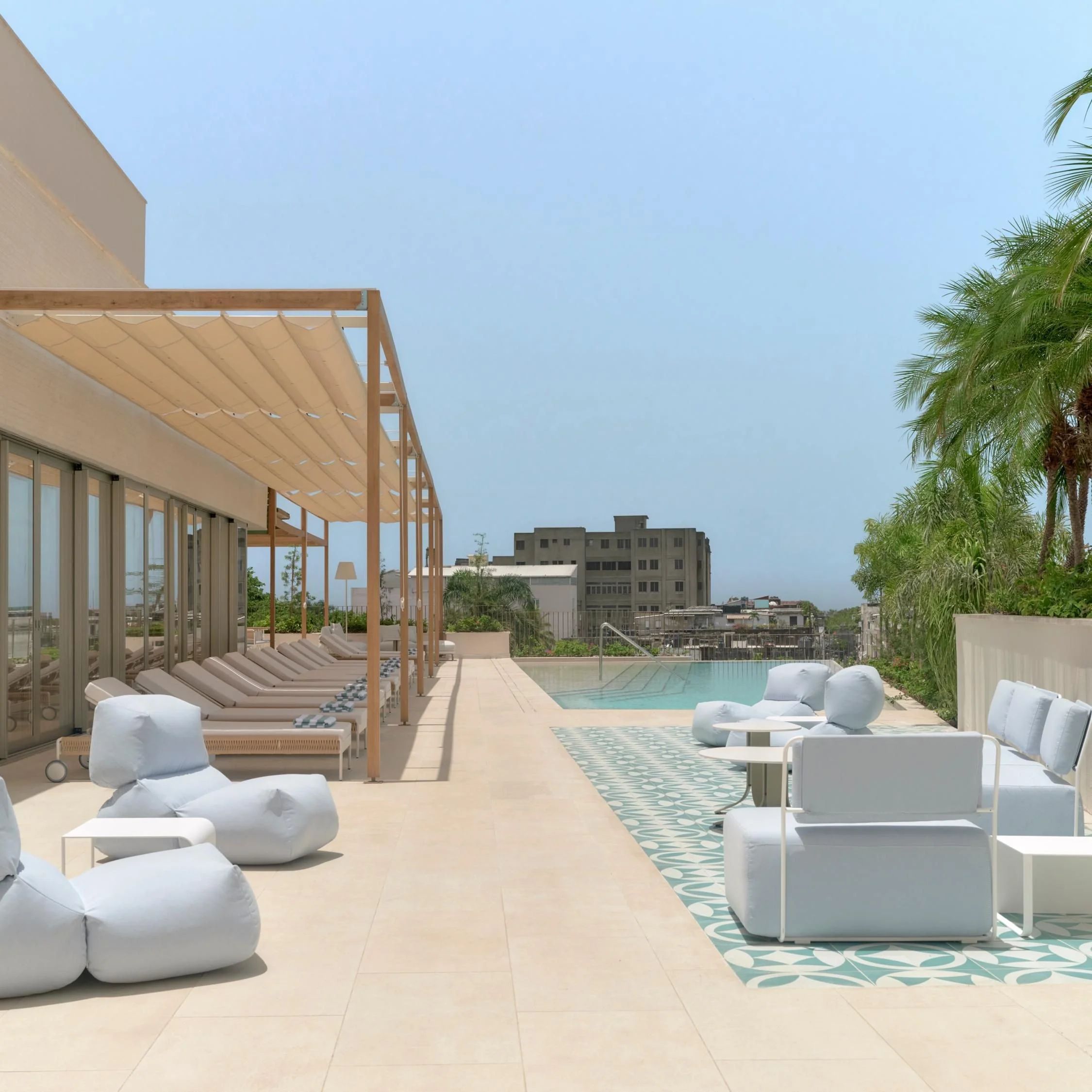 金普顿拉斯梅塞德斯酒店丨Estudio Moneo Brock-22