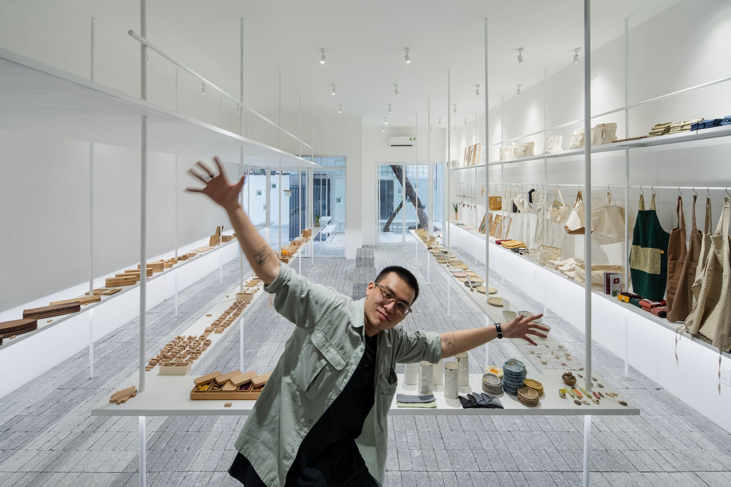 越南陶器店创意展示空间丨越南胡志明市丨Sawadeesign Studio-18