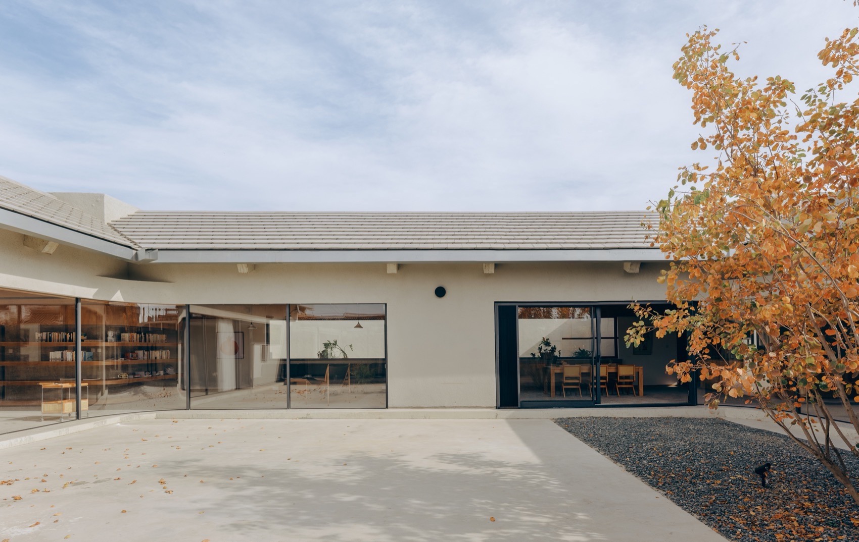 十字交叉之家 – 一朵屋面下的安顿与穿梭丨中国北京丨察社办公室-44