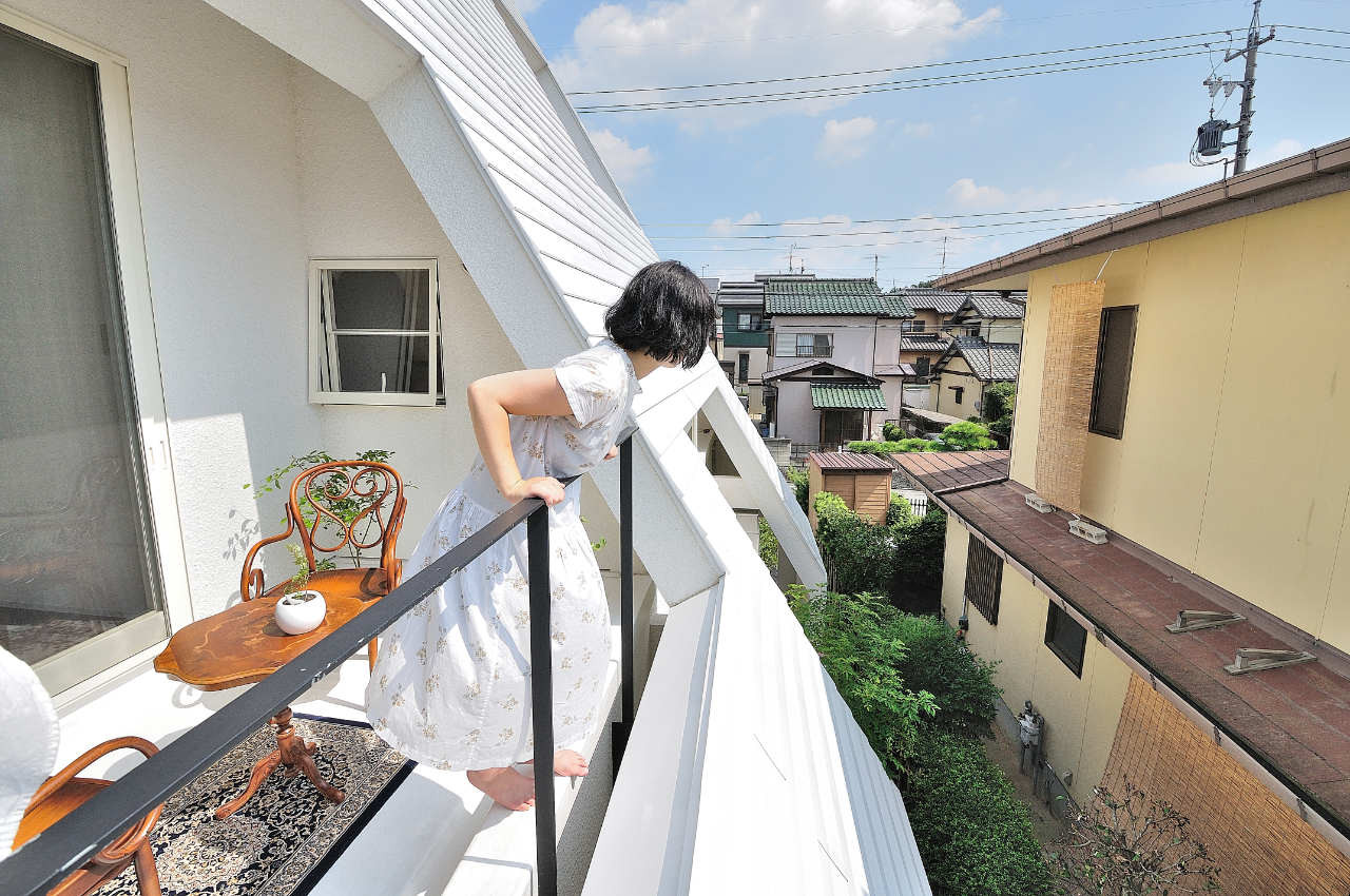 拥挤居住区中 独与天地往来的住宅-8