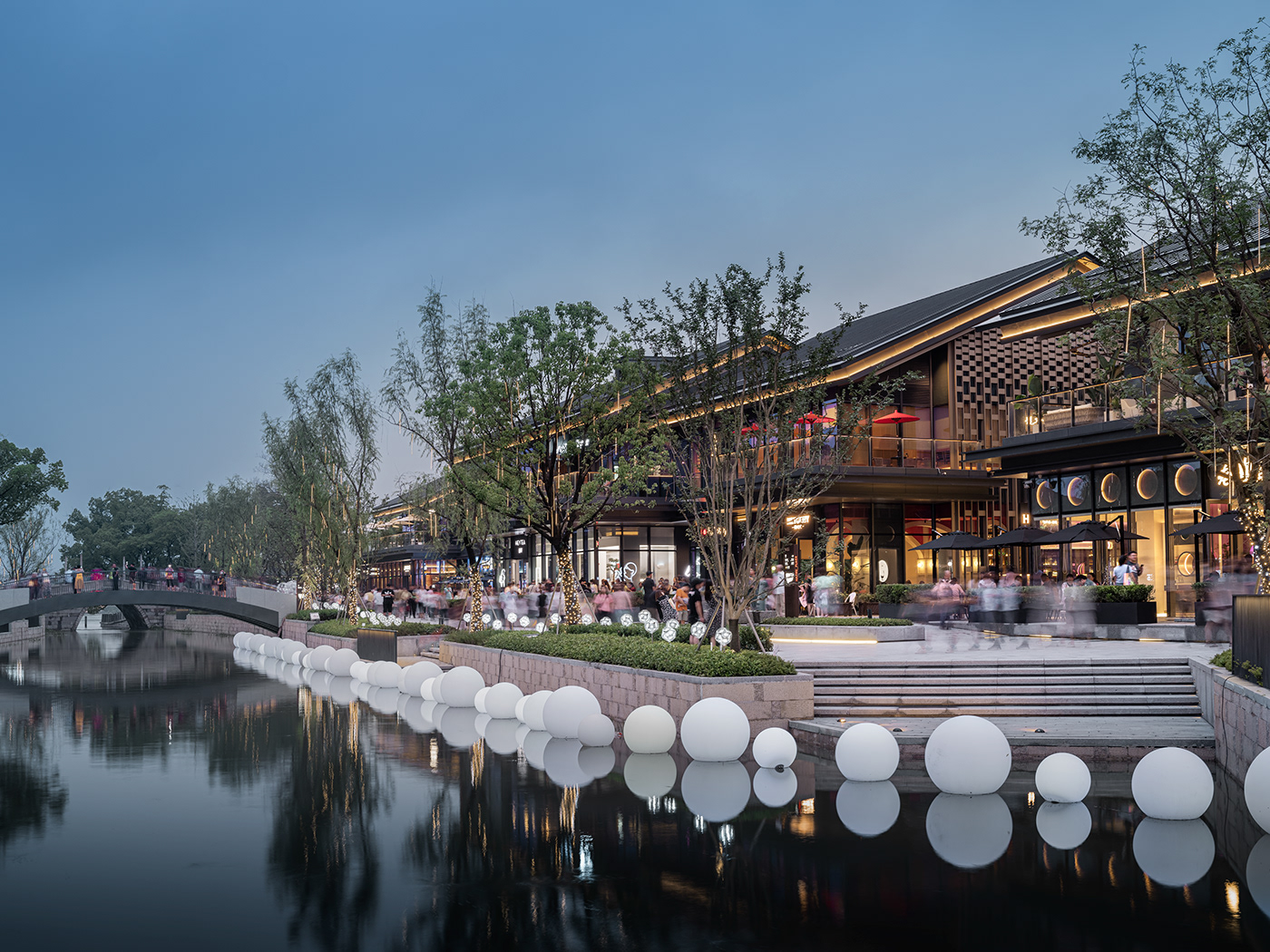 华润嘉兴南湖天地 | 夏谷暑雨团队打造公共商业空间艺术策略-27