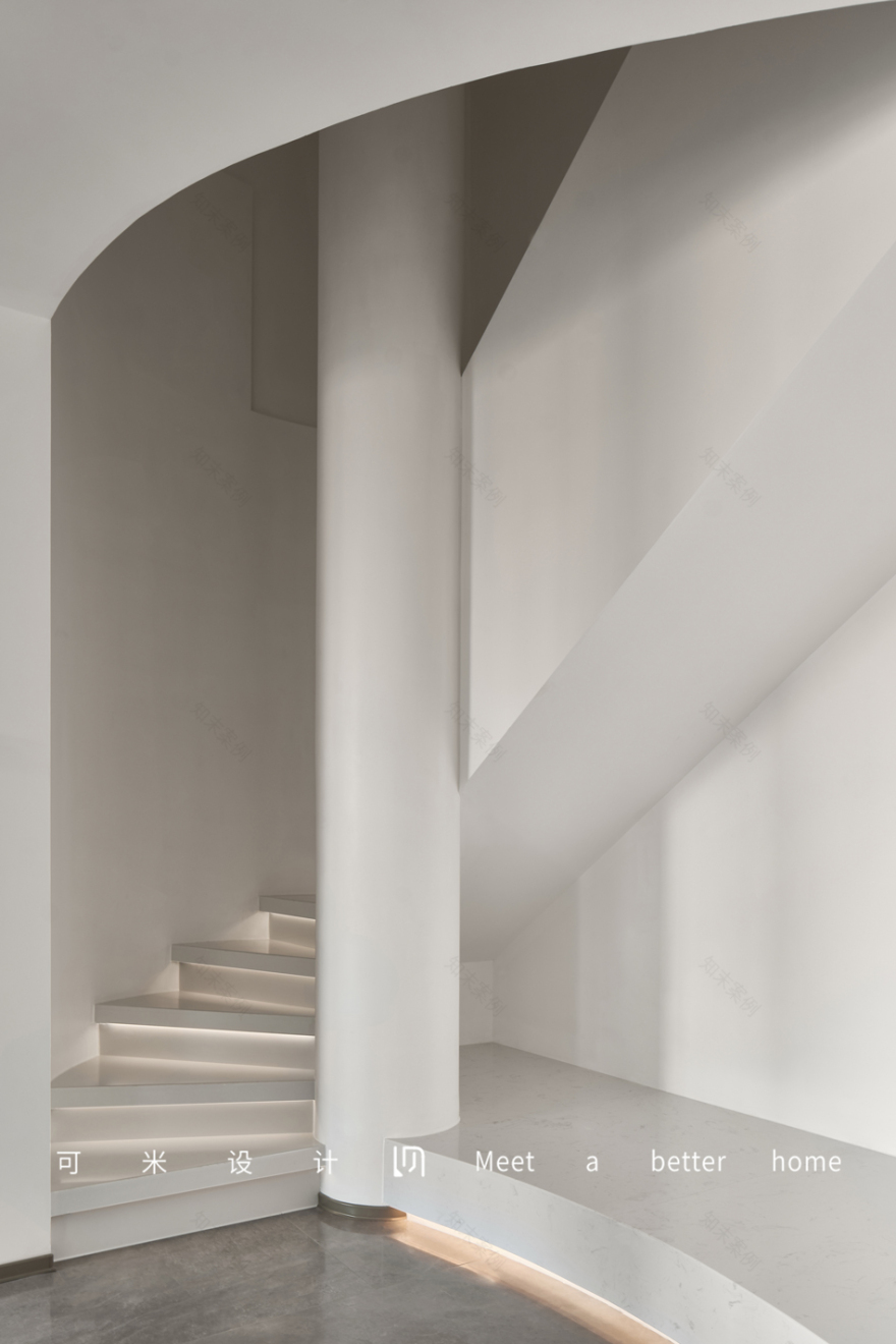 挑空客厅+静谧蓝,营造随性的现代摩登二人居-36