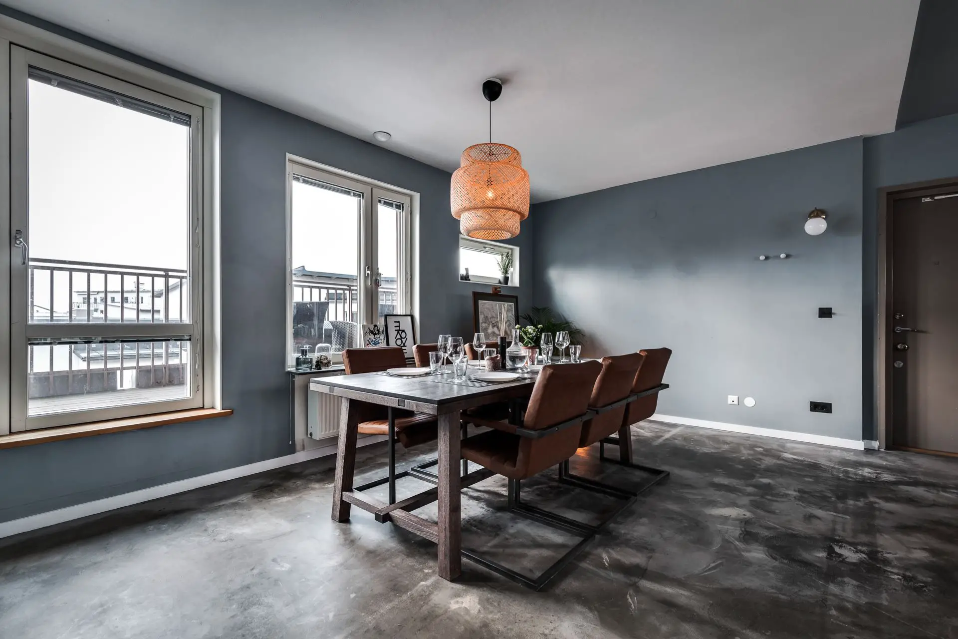 瑞典风格顶层公寓设计，蓝色调打造宁静私密空间-6