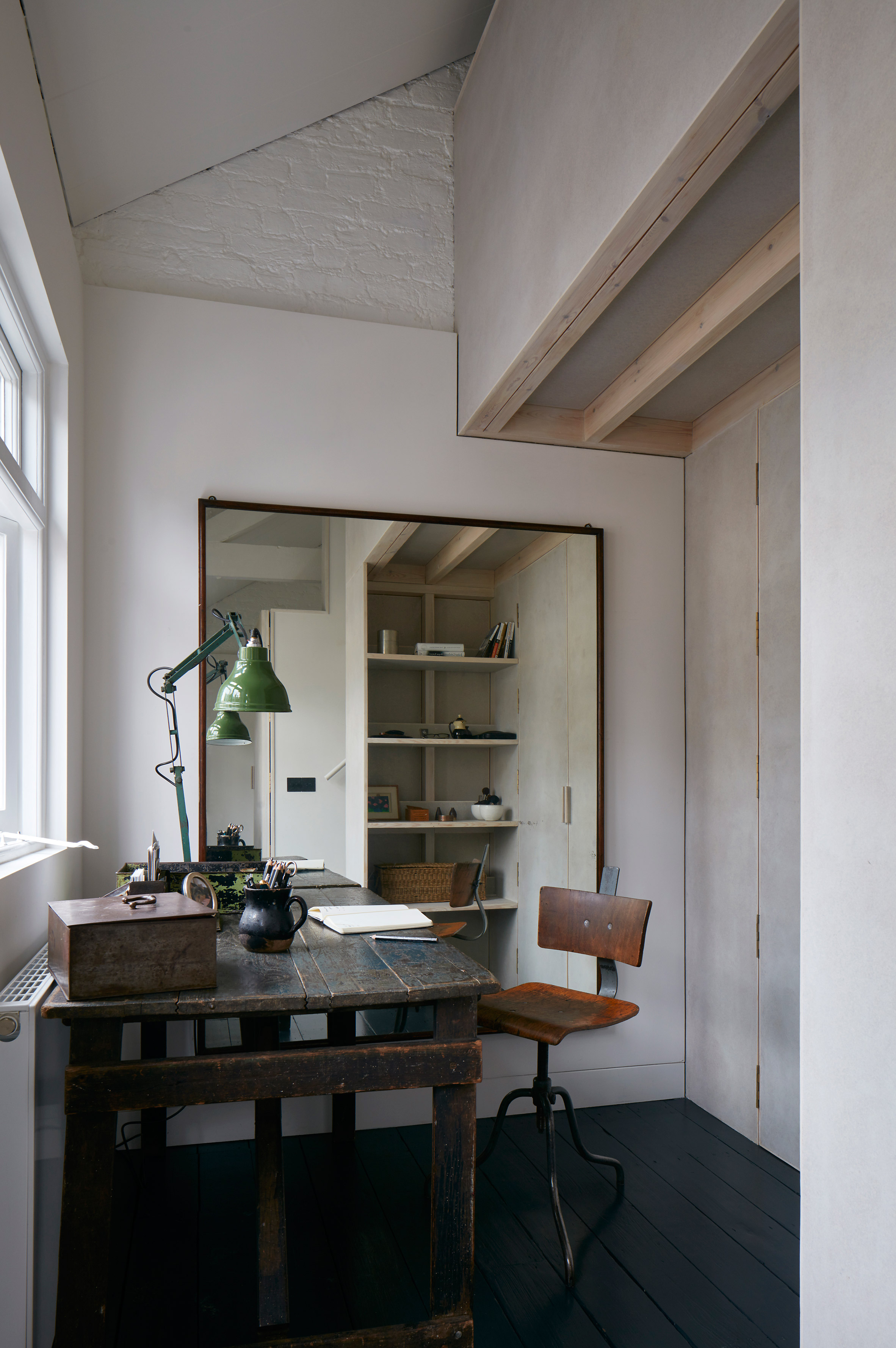 Jonathan Tuckey slots home and boutique into Knightsbridge mews-23