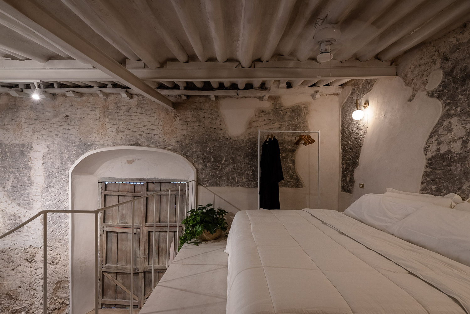 墨西哥废弃建筑变身现代浪漫居所丨Arista Cero,Gina Góngora-19